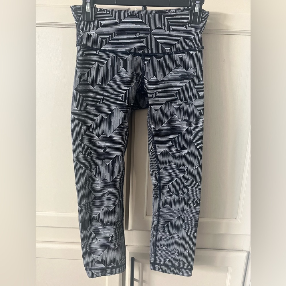 029 LuLuLemon Wunder Under Cropped leggings